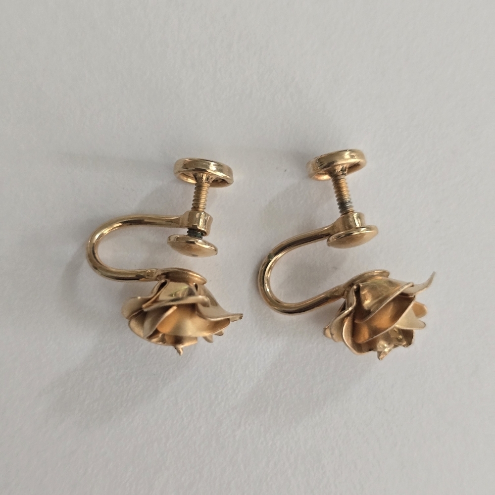 Vintage Gold Tone Rose Screw Back Earrings Floral Non Pierced - Picture 4 of 5